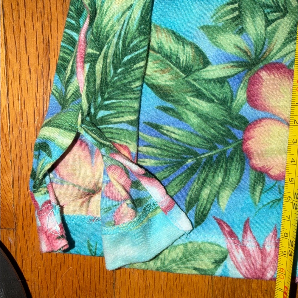 Beautiful and Vibrant Bonworth Flamingo and Floral Blouse Medium Petite - Picture 4 of 6